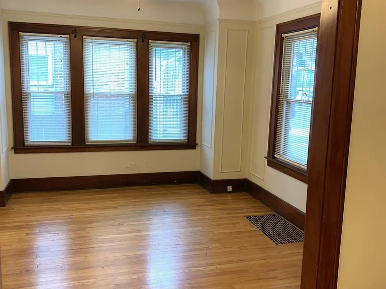 310 Virginia Ave — Photo 4