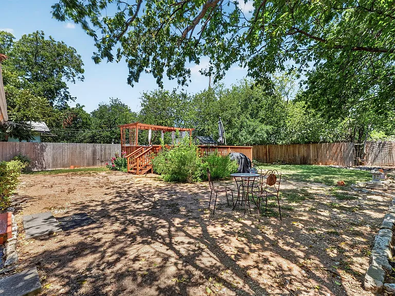 200 E Skyview Rd — Photo 24
