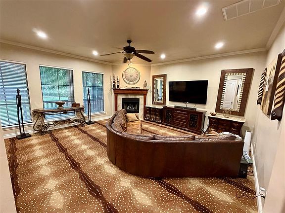 5th image of 501 Mirano Ln