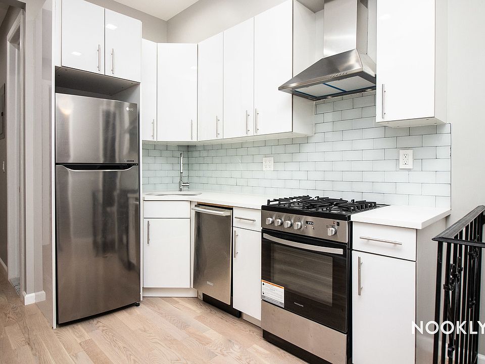 1st image of 526 Chauncey St #2