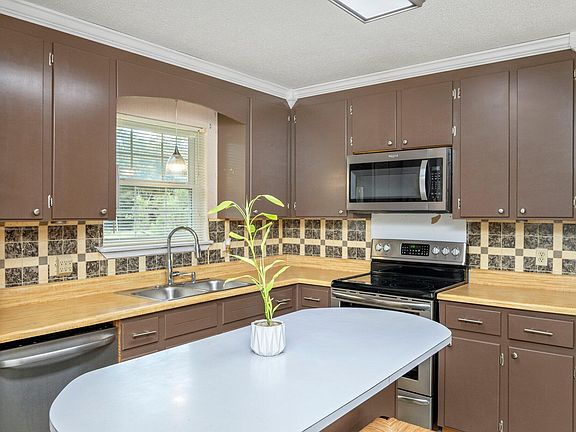4th image of 3137 Cottonwood Dr