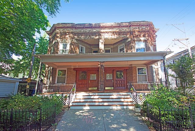 1st image of 1620 W Belle Plaine Ave #1