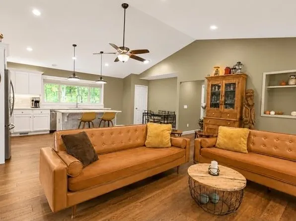 5441 Valley Rd, Alanson, MI 49706