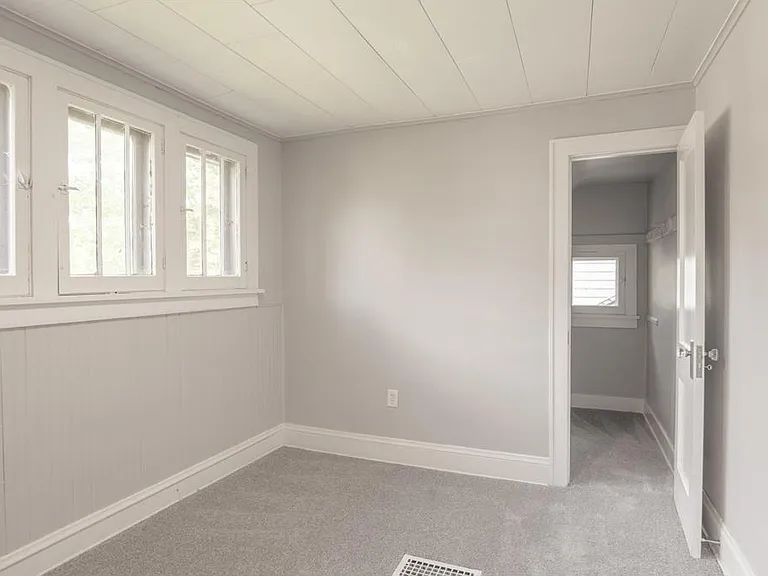 4020 Emerson Ave N — Photo 13