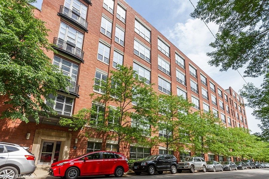 1st image of 1735 N Paulina St APT 608
