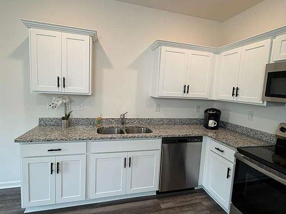 4th image of 59 Padley Dr