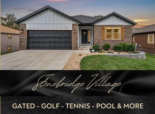 305 Cedar Glade Dr, Reeds Spring, MO 65737