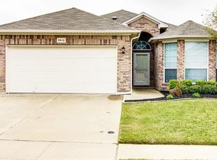 3812 Summersville Ln, Fort Worth, TX 76244