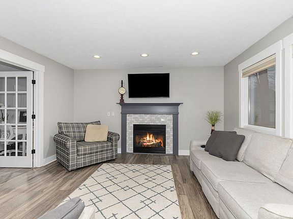 4th image of 2423 Golfbury Dr SW