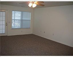 3rd image of 1534 Oakfield Dr