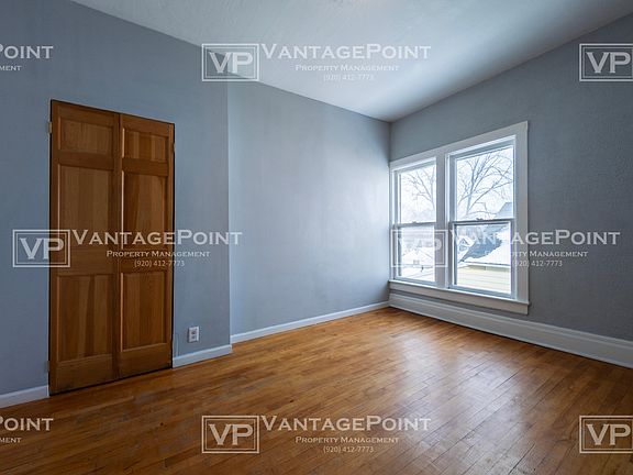 Middle Bedroom