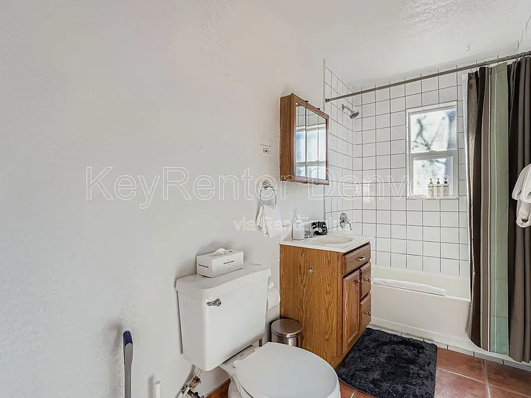 2928 N Milwaukee St — Photo 11
