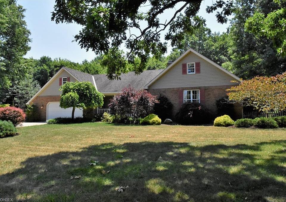 2nd image of 2975 Shady Lake Dr