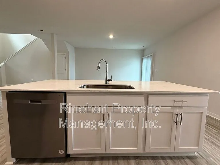 328 Ginsberg Rd — Photo 4