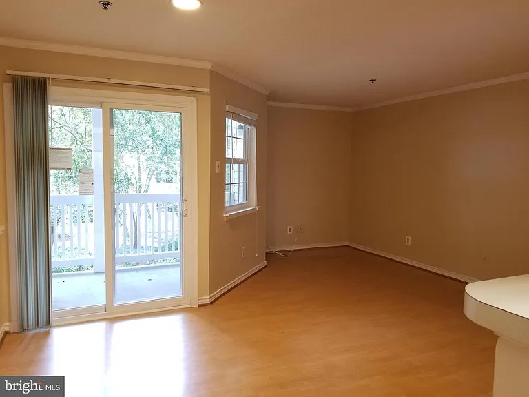 1504 Lincoln Way #212 — Photo 5