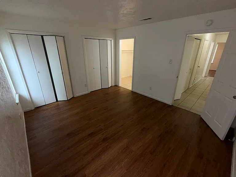 3608 Robinhood Dr — Photo 6