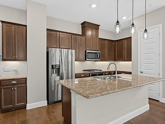 5th image of 4429 Grady Ln
