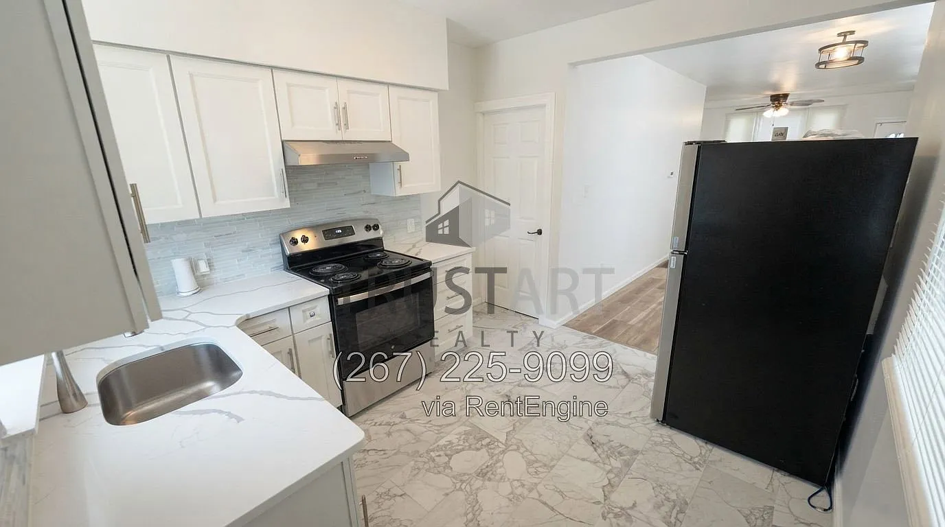 3 bed, 1.0 bath, 1040 sqft, $1,645 — Photo 2