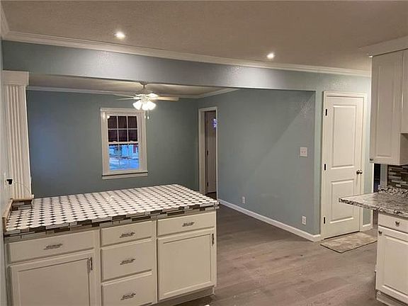 3rd image of 4012 Hardesty Ave