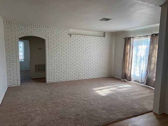 4th image of 44333 Elm Ave