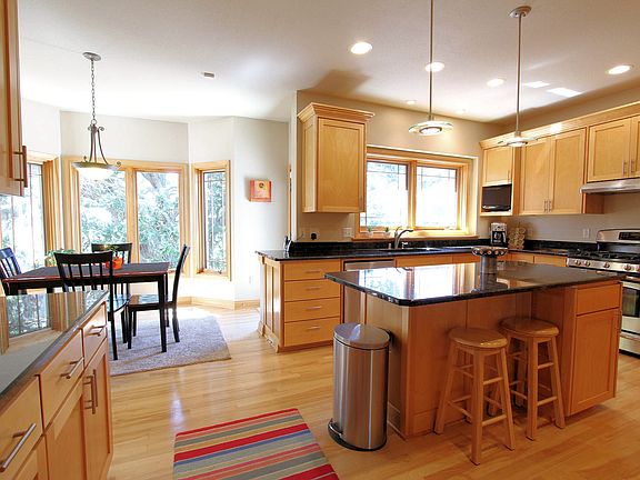 4th image of 737 River Reserve Dr