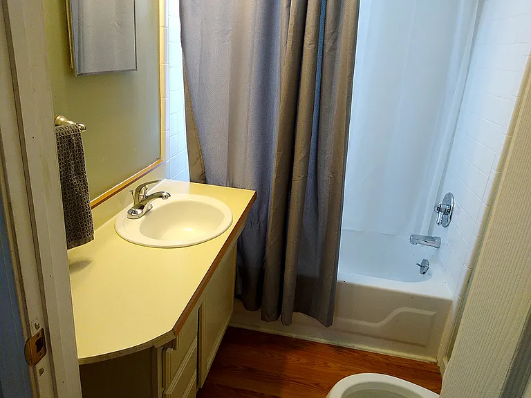 185 W Cambourne St #1 — Photo 9