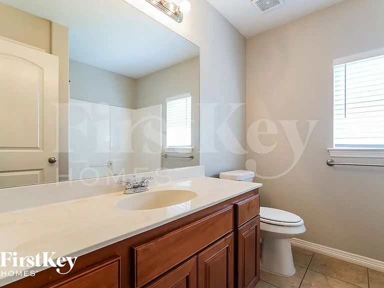 104 Abbey Rd — Photo 15