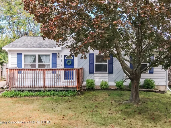 121 E Claremore Dr, Lansing, MI 48911
