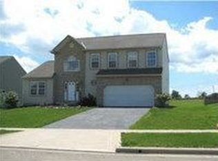 1016 Legacy Ln, Pataskala, OH 43062