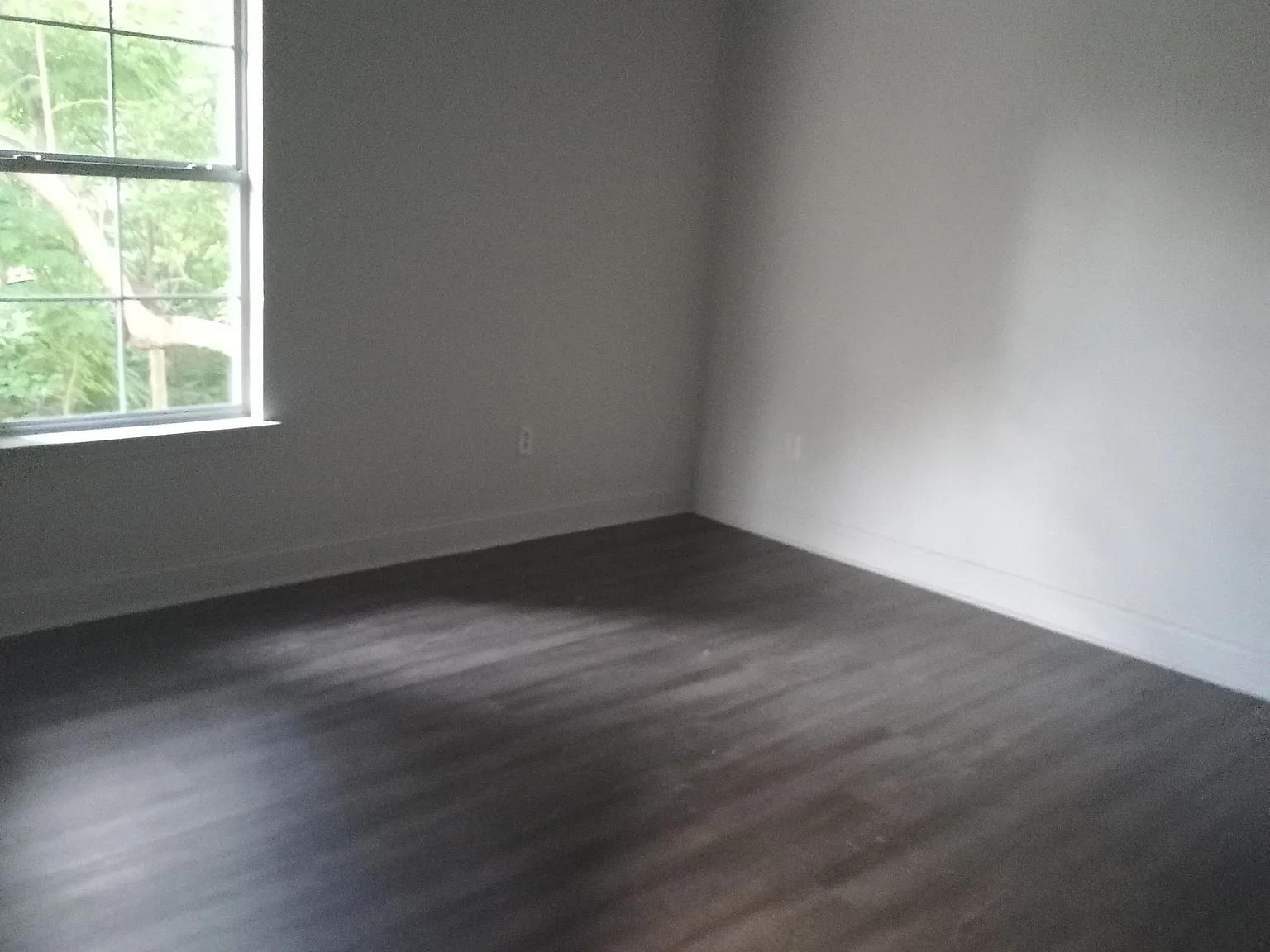 3 bed, 1300 sqft, $1,300 — Photo 2