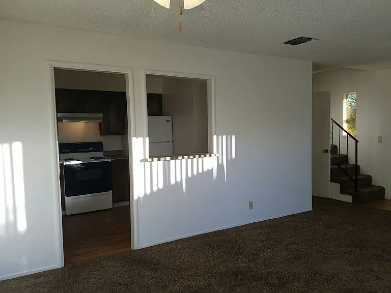 1078 Franklin Ave — Photo 58