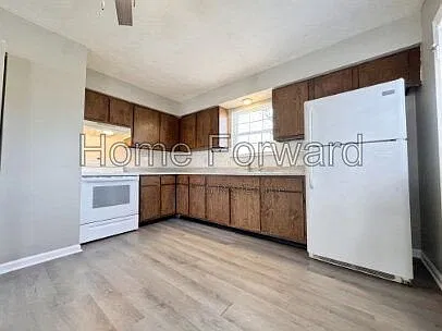 2 bed, 1.0 bath, 875 sqft, $1,025 — Photo 2