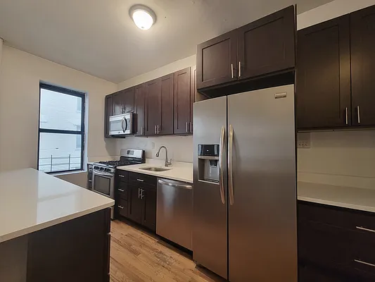 364 Lincoln Place #C10