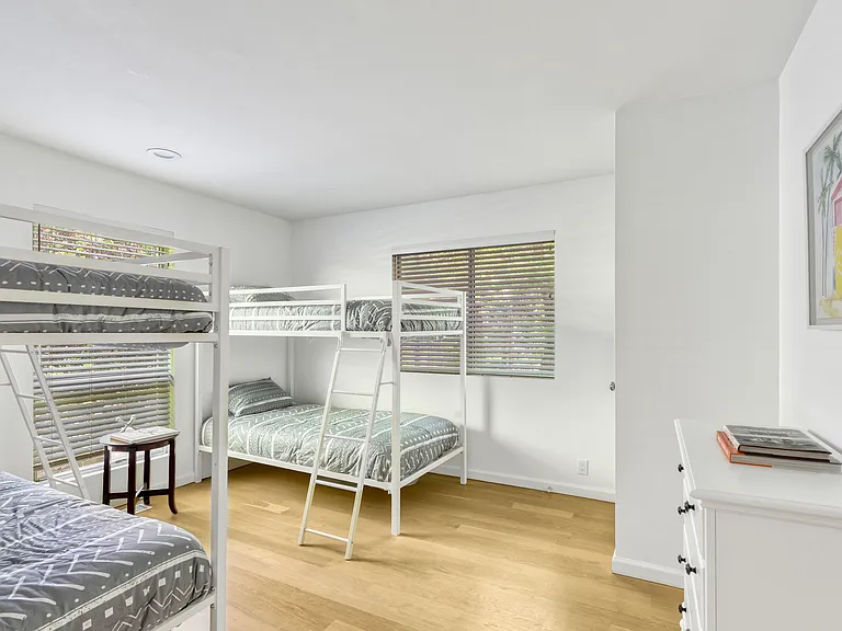 44 Montauk Ave — Photo 11