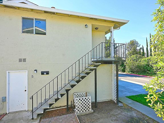 3rd image of 1387 Del Rio Cir Unit D