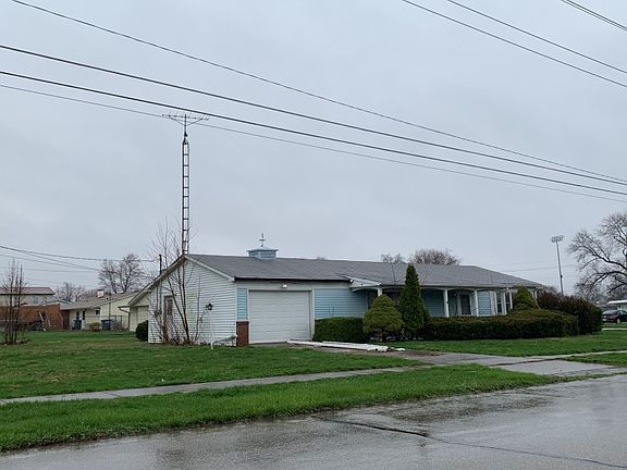 3rd image of 610 W 11th St