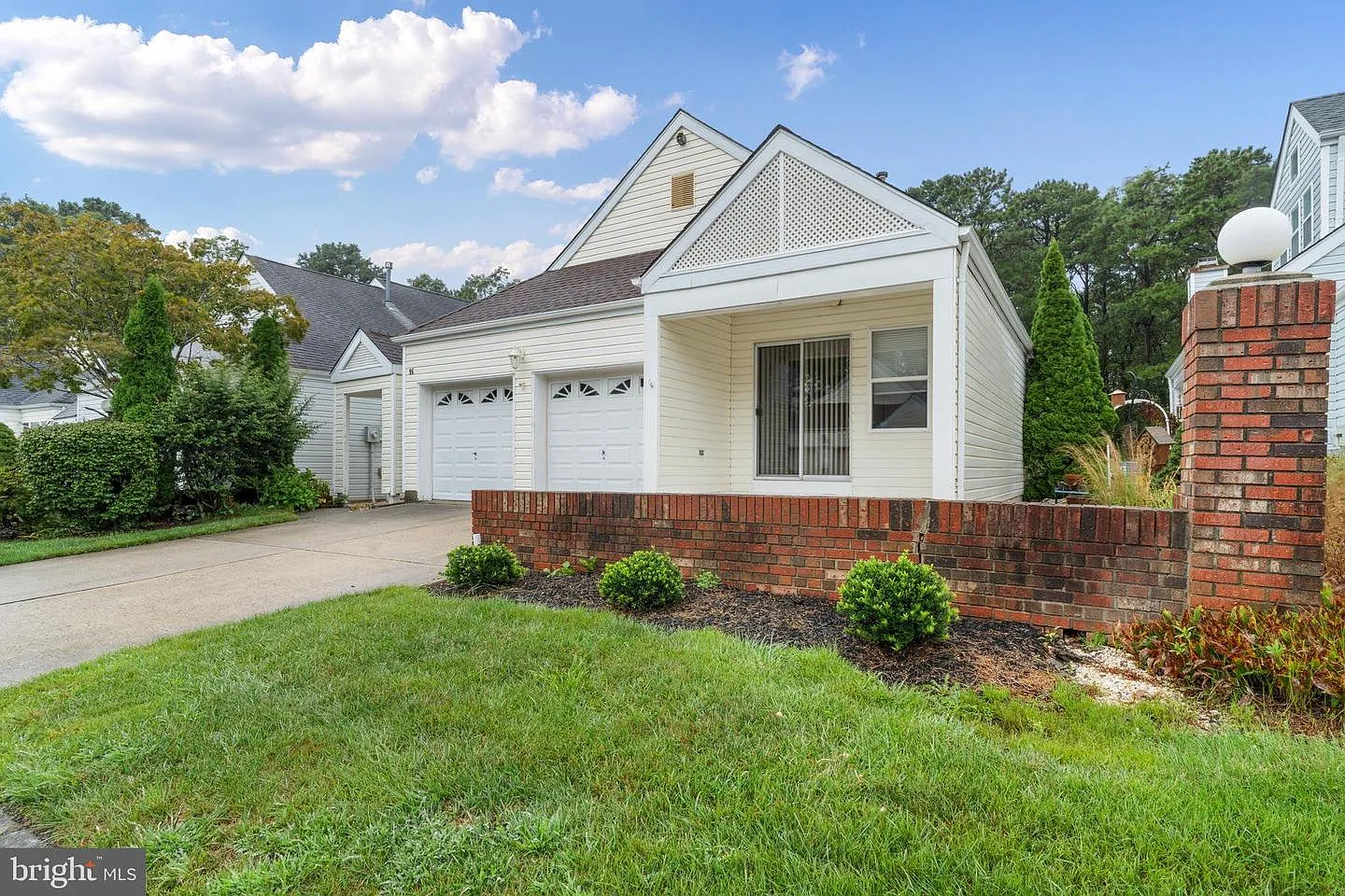 96 Deerfield Dr photo 1