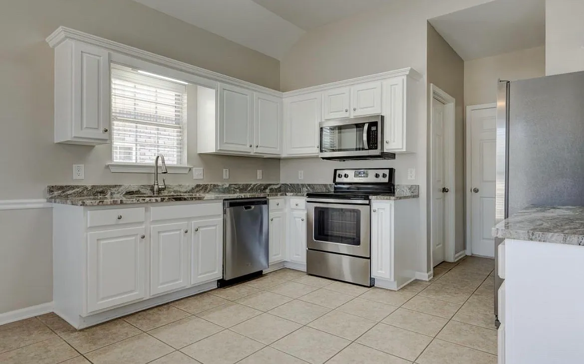 117 Calumet Dr — Photo 2