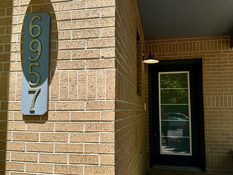 6957 W Virginia Pl — Photo 3