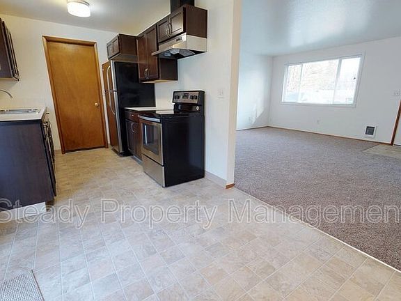 3rd image of 908 118th Avenue Ct E