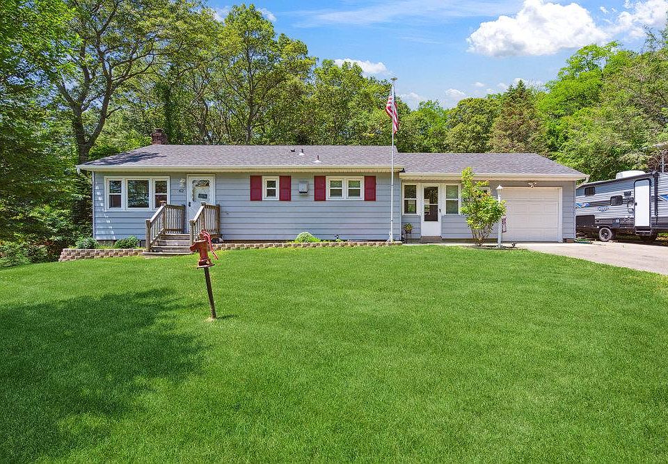 1st image of 62 Hempstead Drive