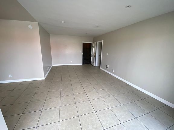 3rd image of 227 W Florence Ave Unit 3