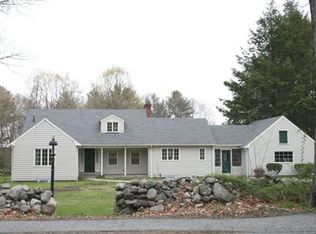575 Lowell St, Lynnfield, MA 01940