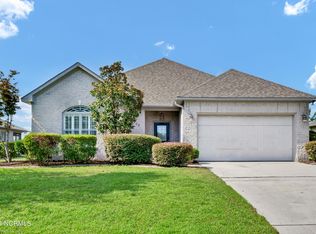 205 Castle Bay Dr, Hampstead, NC 28443