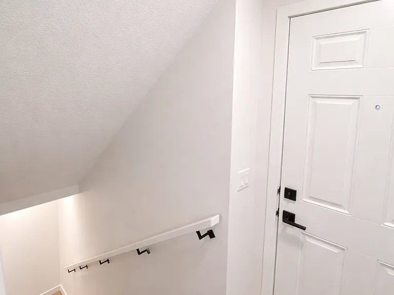 4844 Cawsey Ter SW — Photo 2