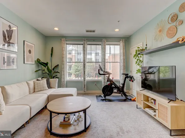 300 W Elm St Suite 2206, Conshohocken, PA 19428
