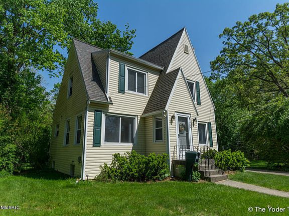 2nd image of 2644 Brooklyn Ave SE