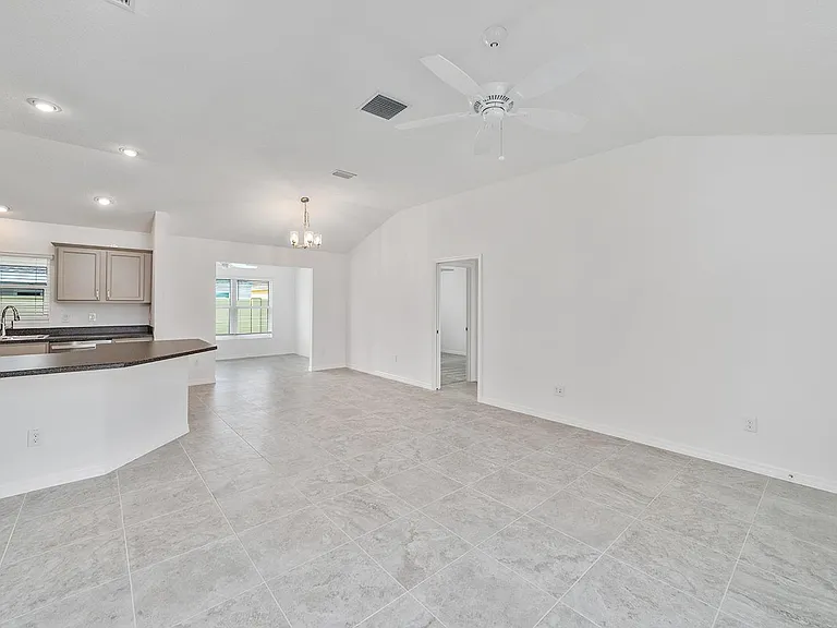 1412 Summerlin St — Photo 28