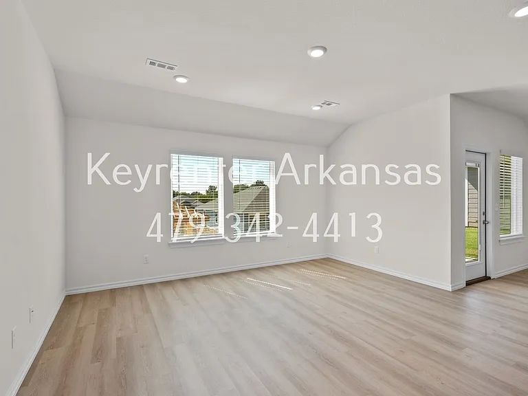 1317 Bates St — Photo 7