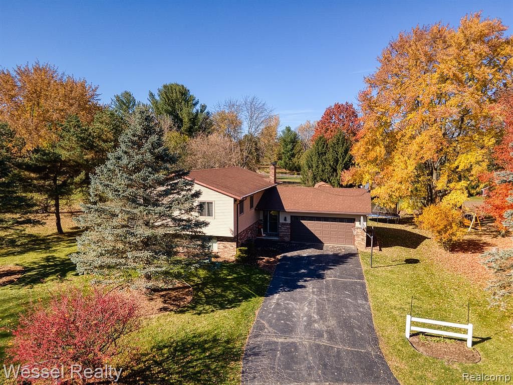 7803 Dawn Dr, Almont, MI 48003 Zillow